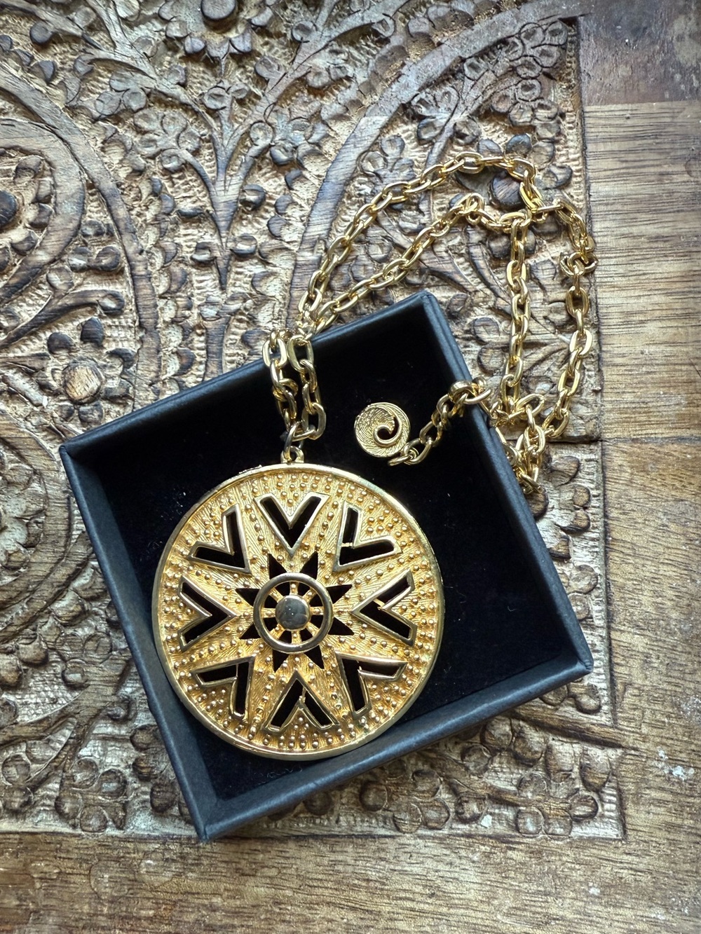 VTG Lisner Goldtone necklace